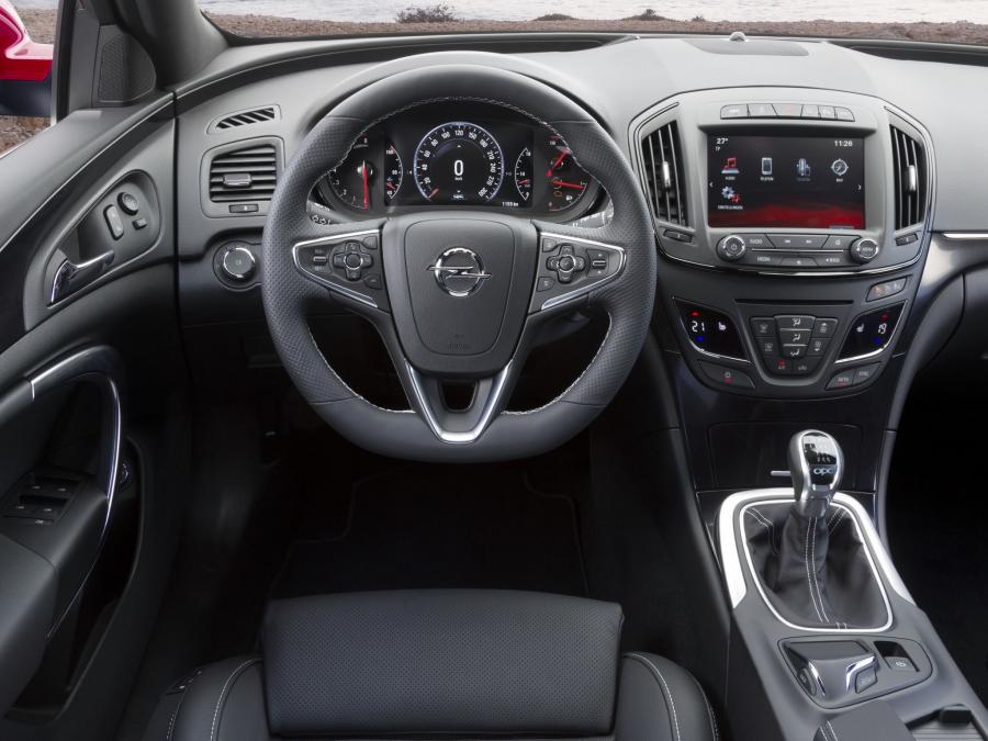 Opel Insignia OPC Sports Tourer 2013 года  (фото 4 из 9)